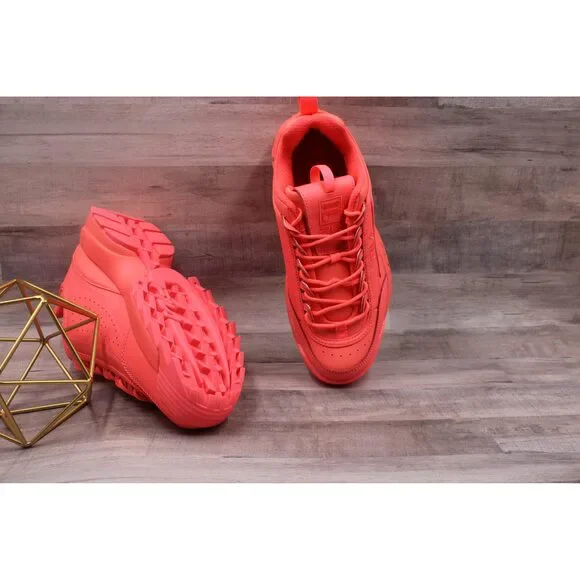 Red Fila Sneakers Size 9 - Picture 8 of 11